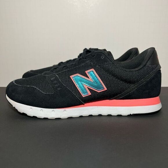 Womens NEW BALANCE 311 Black Sneakers / Size 10 - Picture 3 of 9